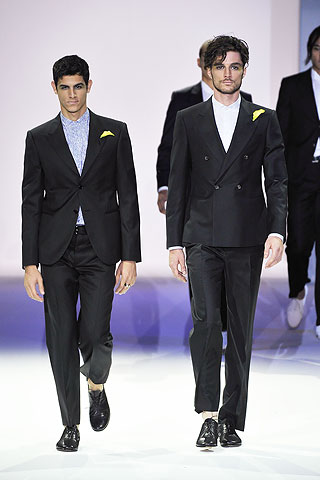 Giorgio Armani / - 2011